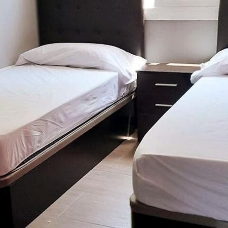إل برات ذي يوبريغات Exclusive House Close To Airport المظهر الخارجي الصورة