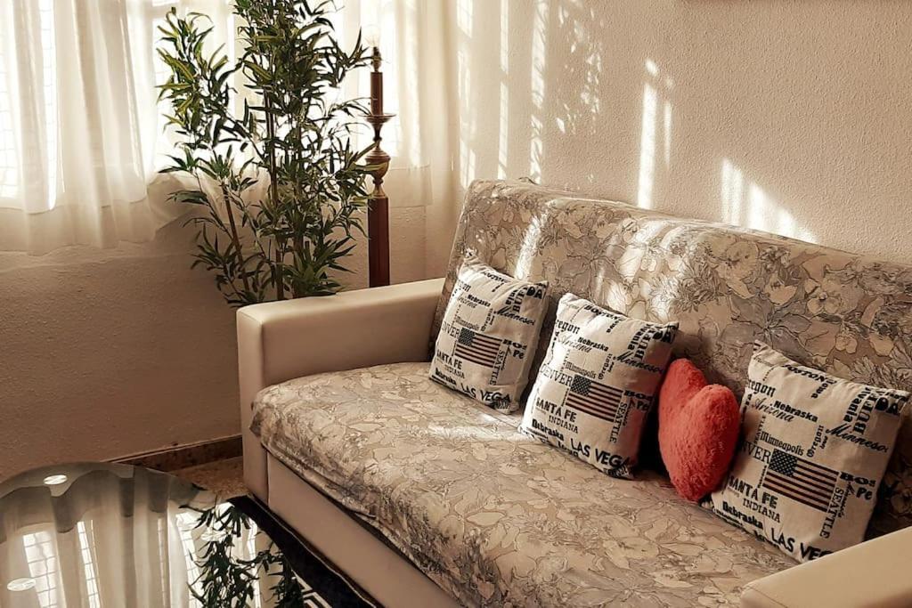 إل برات ذي يوبريغات Exclusive House Close To Airport المظهر الخارجي الصورة