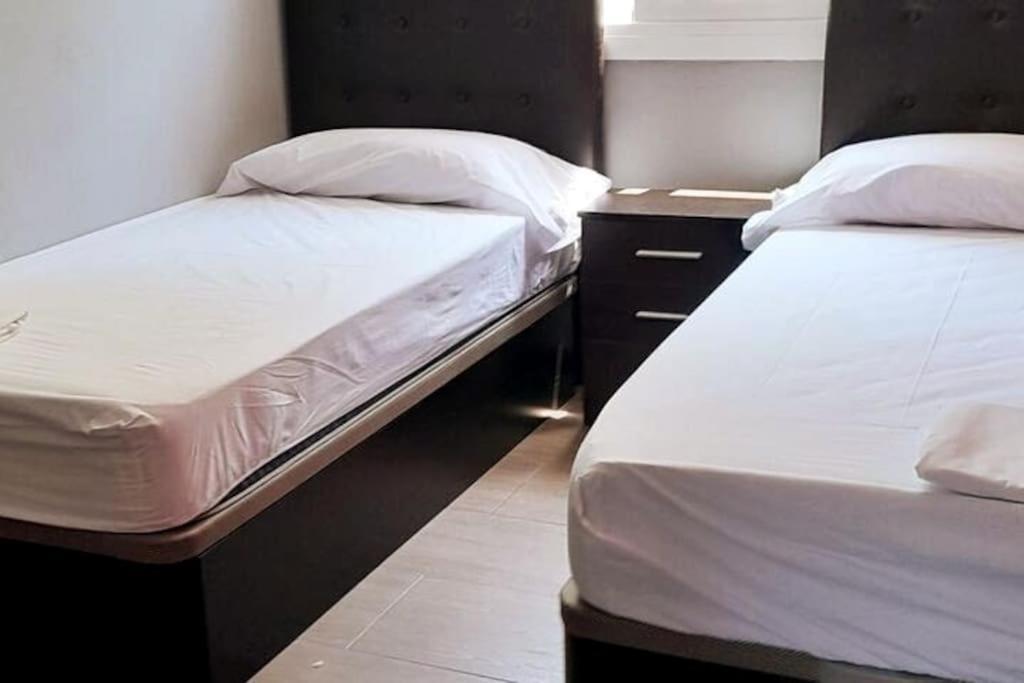 إل برات ذي يوبريغات Exclusive House Close To Airport المظهر الخارجي الصورة